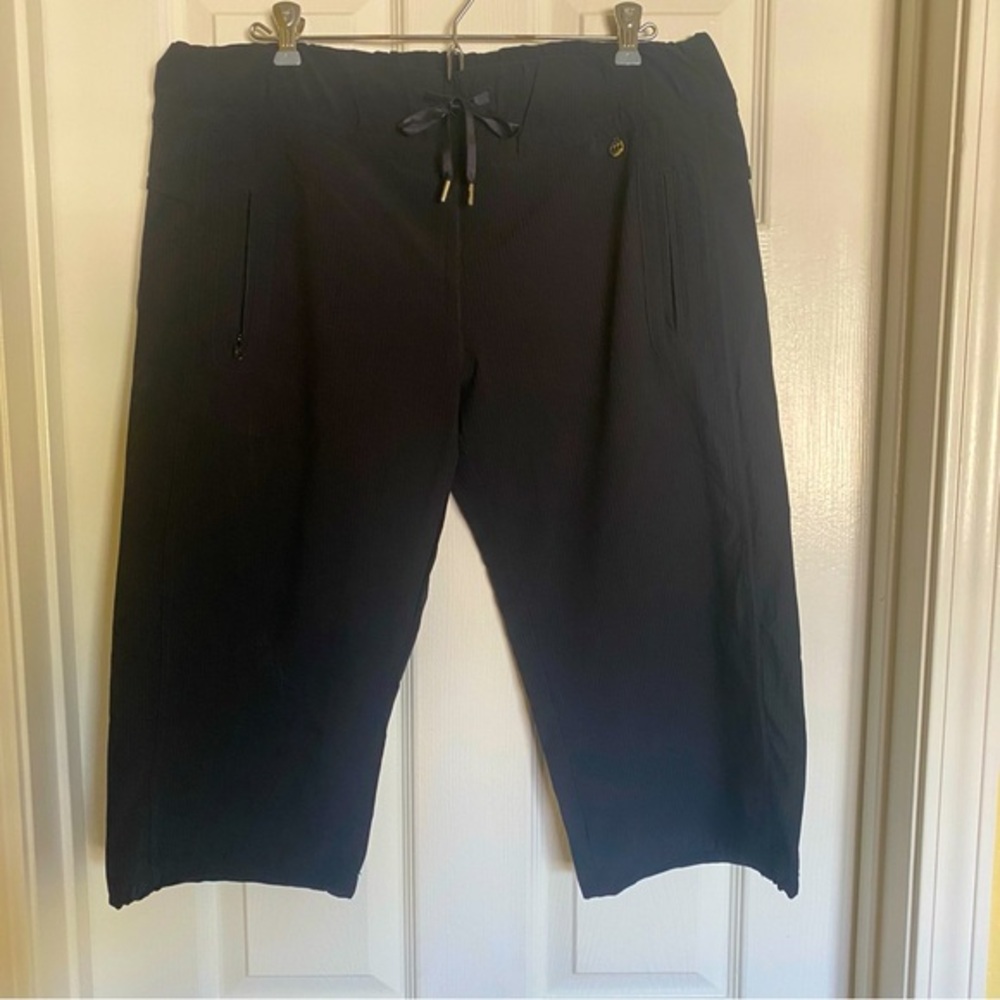 Lorna Jane Shorts, Hiking or workout shorts